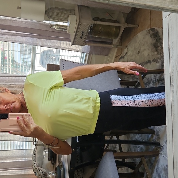 Yogalicious NWT - Picture 4 of 9